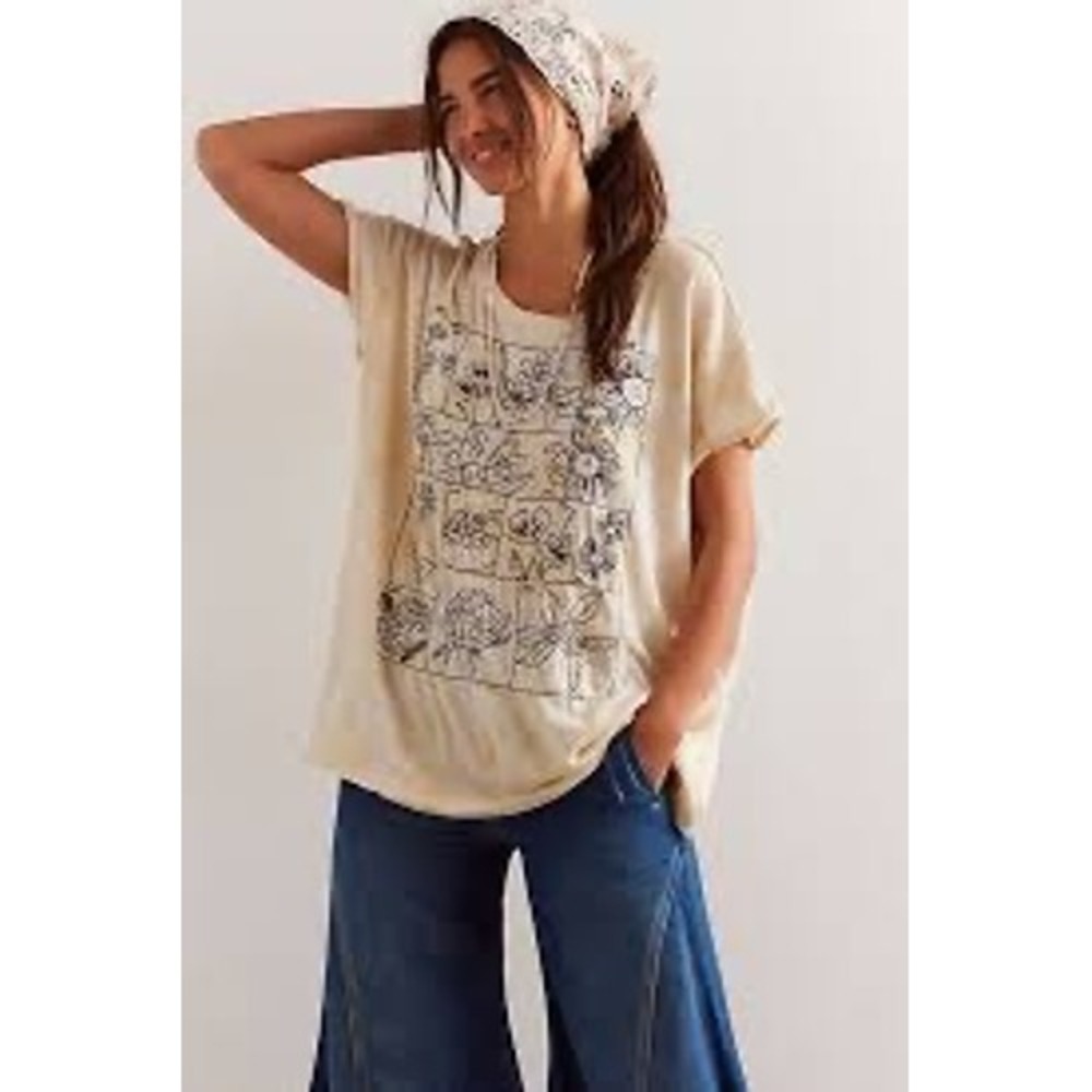 We The Free Spring Fling TShirt Women M Floral Graphic Oversized Boho Cottage